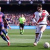 巴萨阿劳霍致胜一击助力球队1-0取胜，五连胜领跑西甲积分榜领先皇马4分
